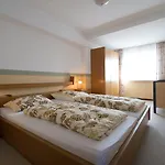 Kleines Wemhoff 3*